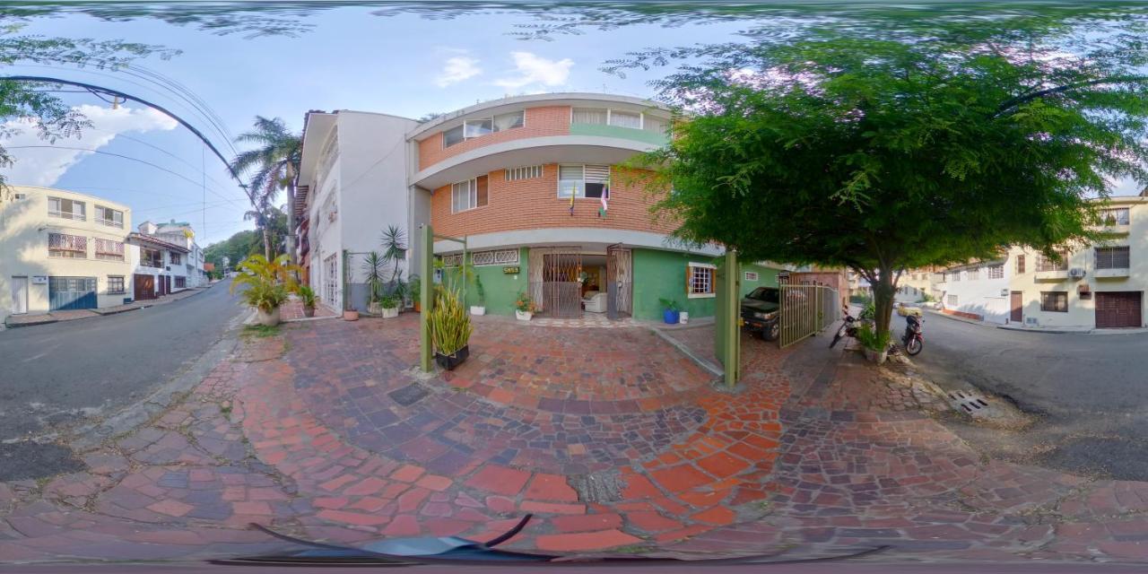 Roof Hostel كالي المظهر الخارجي الصورة