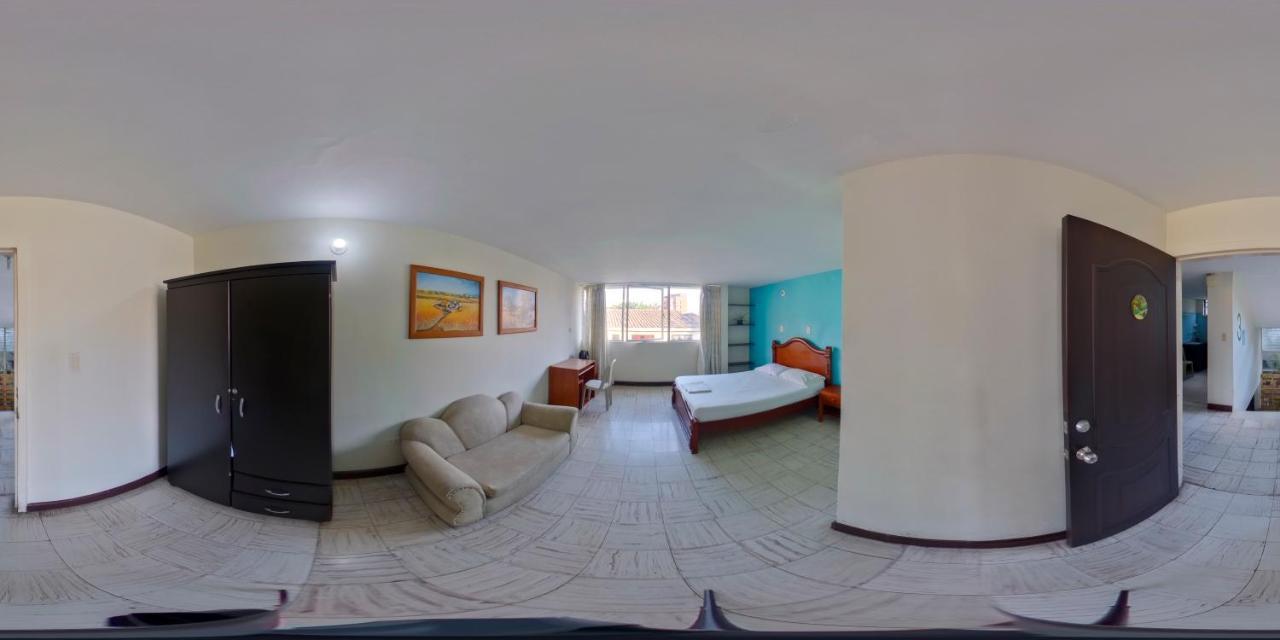 Roof Hostel كالي المظهر الخارجي الصورة