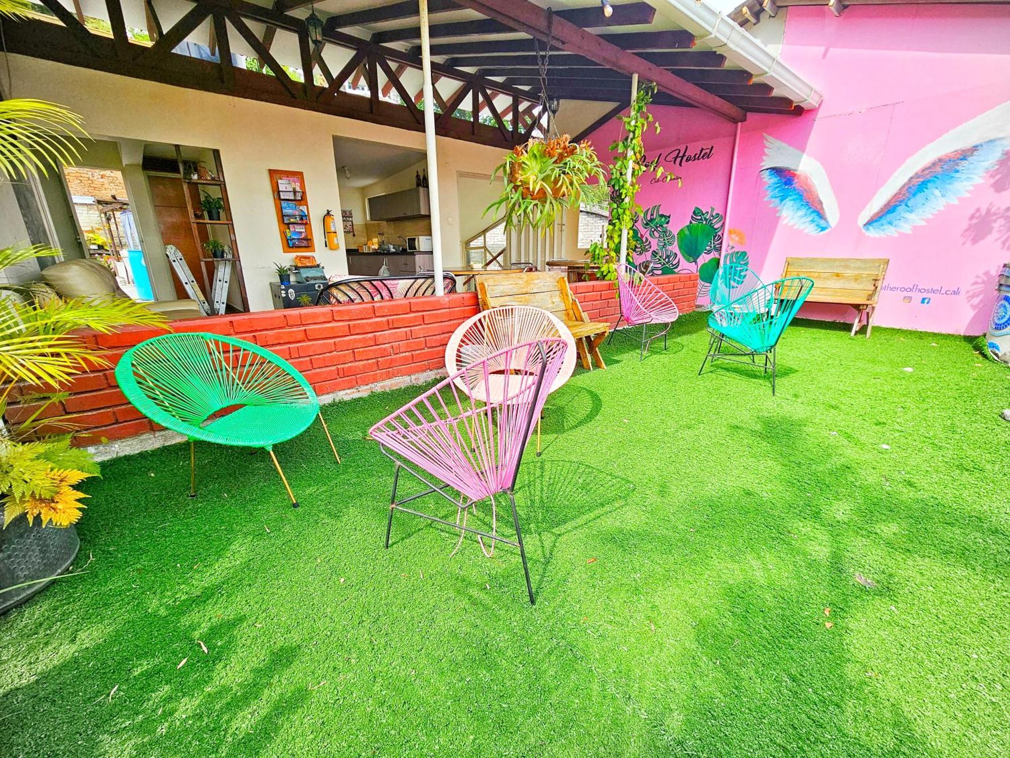 Roof Hostel كالي المظهر الخارجي الصورة