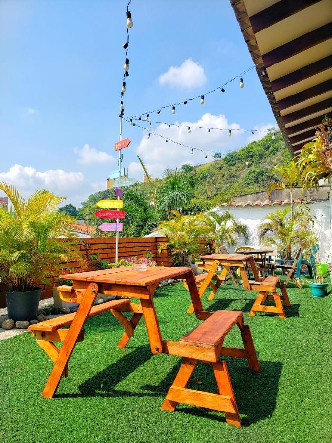 Roof Hostel كالي المظهر الخارجي الصورة