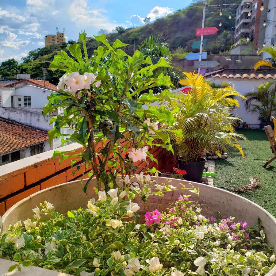 Roof Hostel كالي المظهر الخارجي الصورة